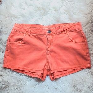 Zenana Outfitters shorts, Size M, color Coral